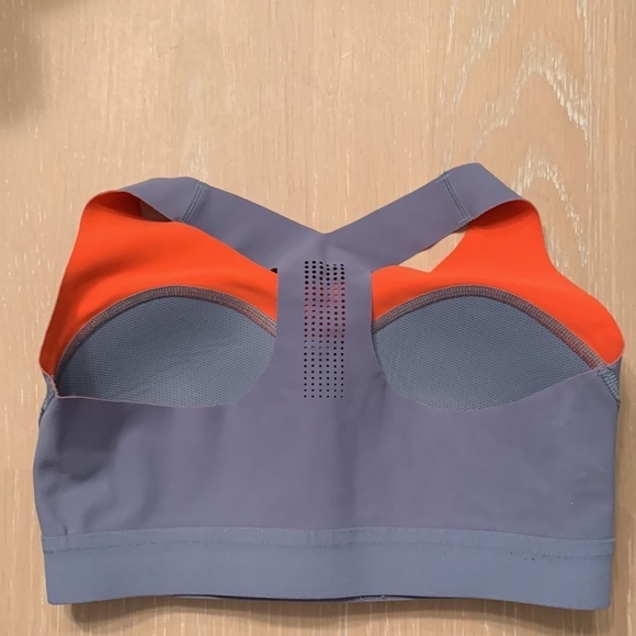 Reebok rubber feel athletic bra, size Small? See below. Good condition - Picture 2 of 2